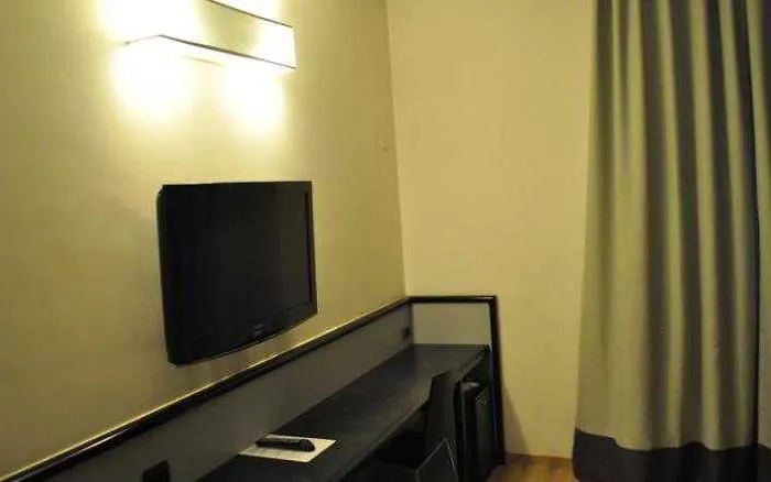 Iq Hotel 4*