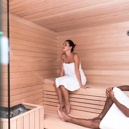 Hotel Iq
